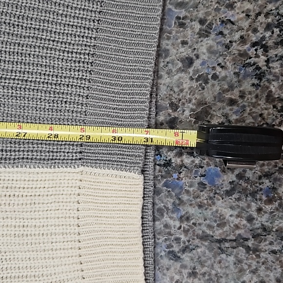 "SAY WHAT" Sz. L. Two-tone, gray /cream, long-sleeved, midi, sweater dress. - Picture 8 of 12